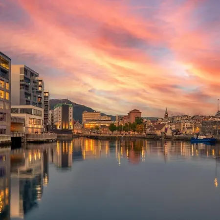 Dinbnb I Historical Two-floor With Rooftop Panorama I 1645 Heritage Apartmán Bergen