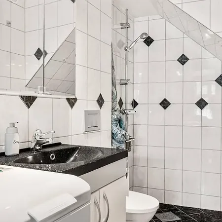 Dinbnb I Historical Two-floor With Rooftop Panorama I 1645 Heritage