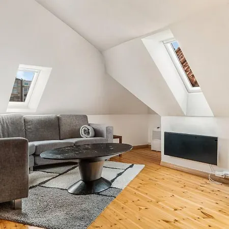 Dinbnb I Historical Two-floor With Rooftop Panorama I 1645 Heritage Bergen