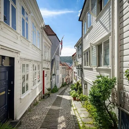 Dinbnb I Historical Two-floor With Rooftop Panorama I 1645 Heritage