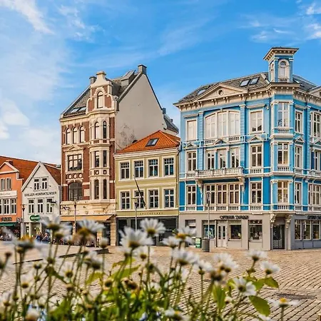 Dinbnb I Historical Two-floor With Rooftop Panorama I 1645 Heritage