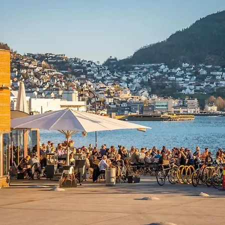 Dinbnb I Historical Two-floor With Rooftop Panorama I 1645 Heritage * Bergen