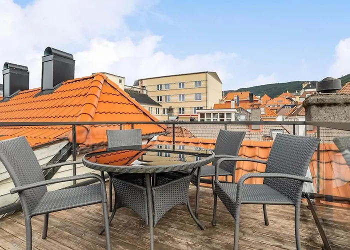 Dinbnb I Historical Two-floor With Rooftop Panorama I 1645 Heritage * Bergen