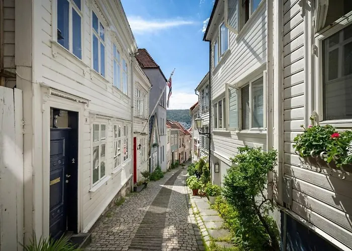 Dinbnb I Historical Two-floor With Rooftop Panorama I 1645 Heritage