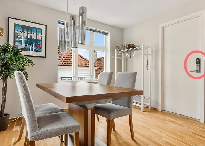 Dinbnb I Historical Two-floor With Rooftop Panorama I 1645 Heritage * Bergen
