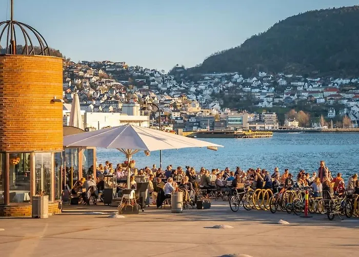 Dinbnb I Historical Two-floor With Rooftop Panorama I 1645 Heritage * Bergen